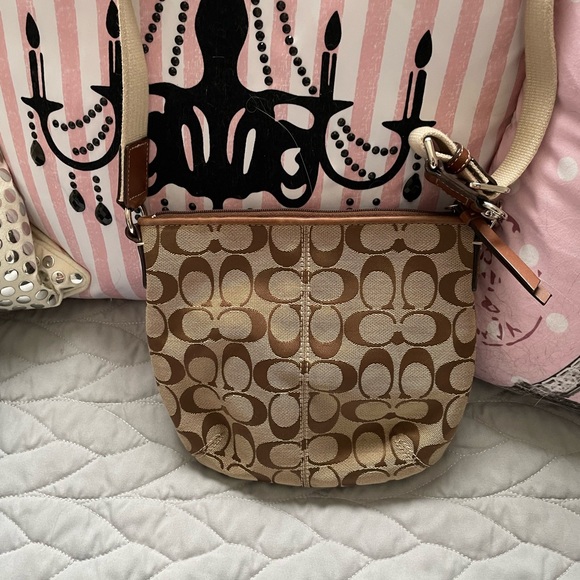 Coach Classic canvas crossbody bag - Picture 4 of 8